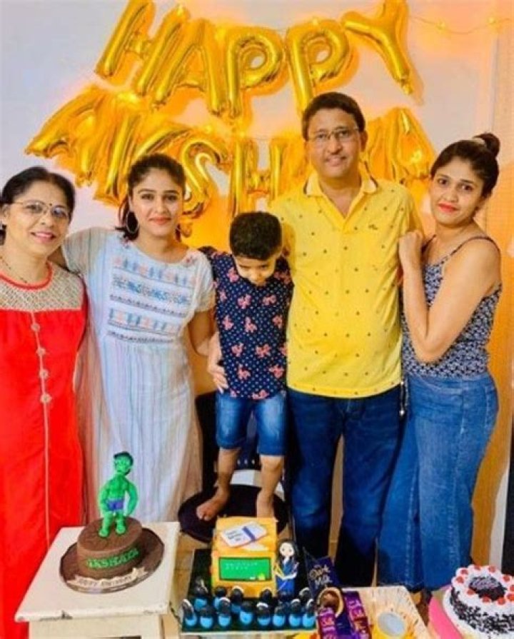 Akshaya Deodhar Father, Mother's Name, Siblings & More