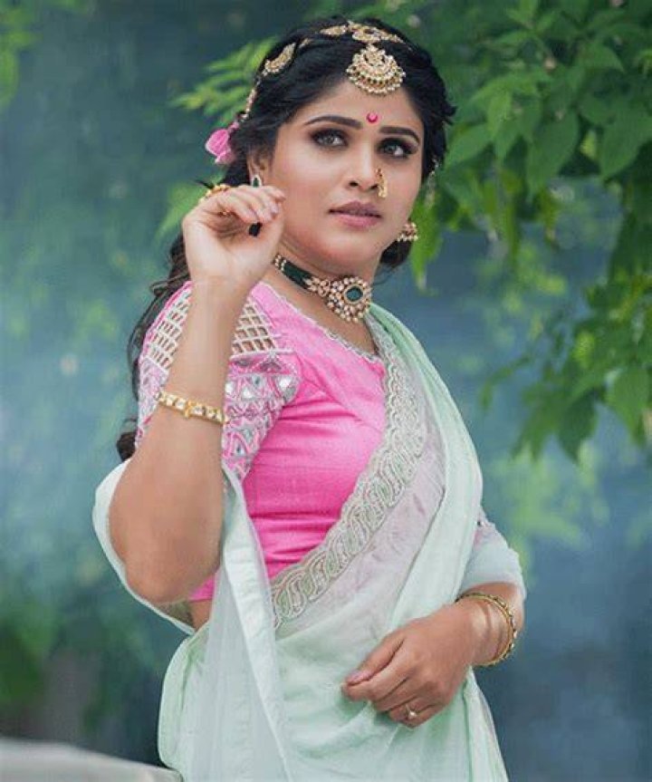 Akshaya Deodhar Net Worth, Income Source & Salary