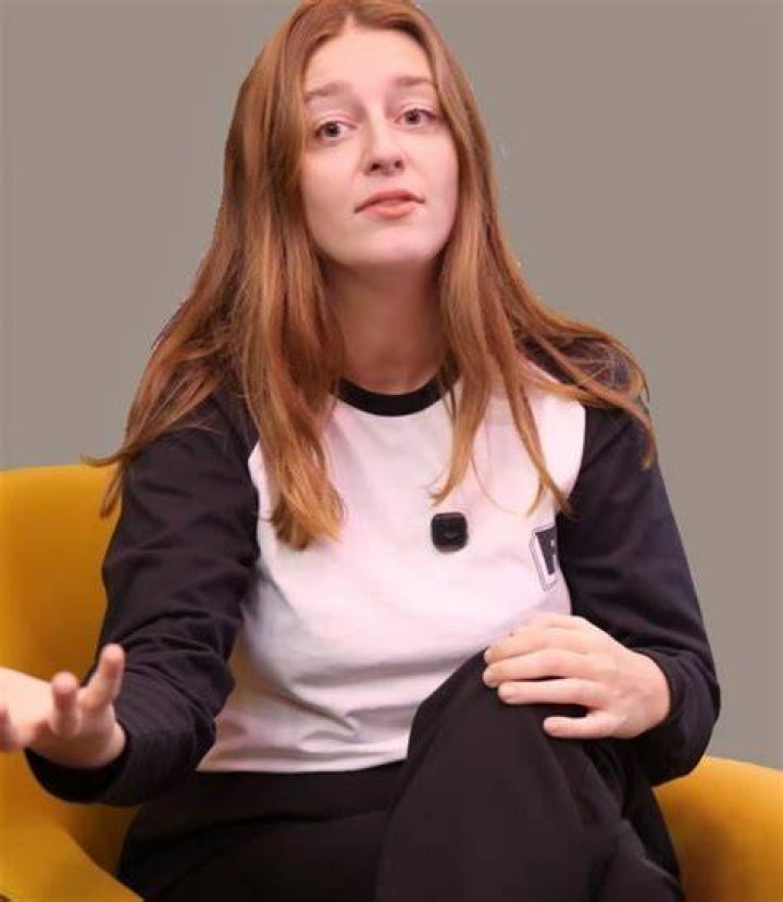 Ambre Chalumeau is a journalist