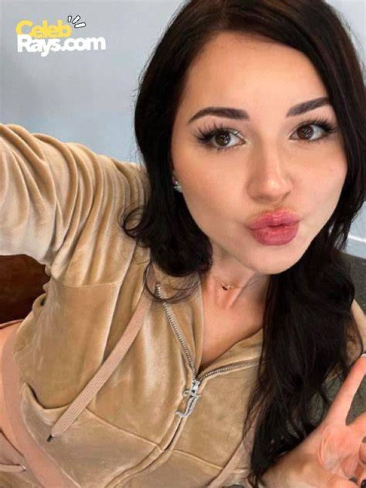 Anna Paul facts