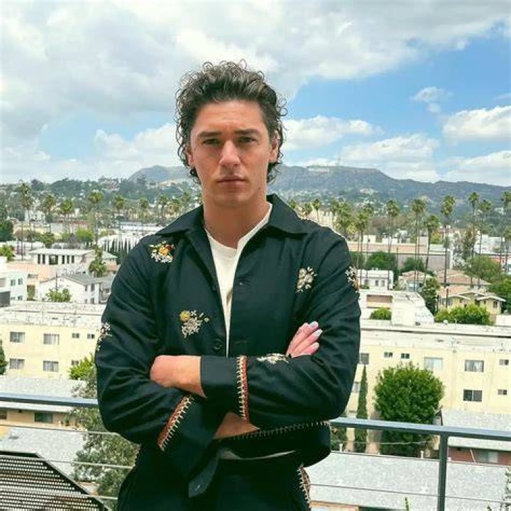 Belmont Cameli Height & Weight