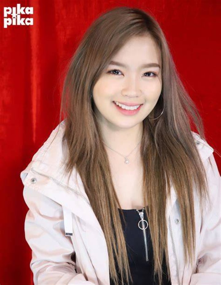 Carlyn Ocampo with Z-Girls members