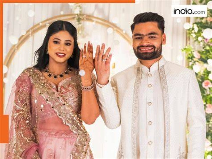 Deepak Singh got engaged to his love Raveena Choudhary