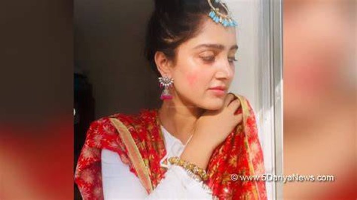 Divya Singh biography