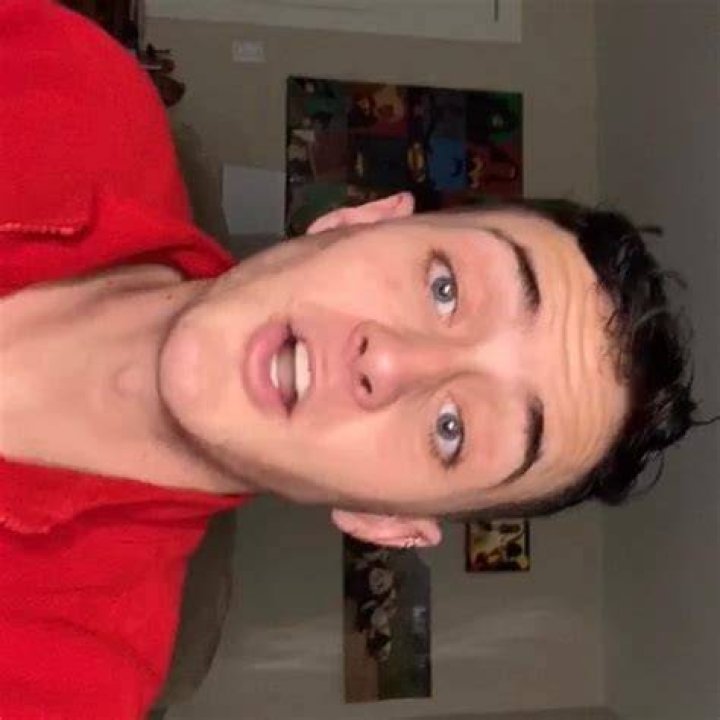 Ethan Davitt estimated TikTok earning