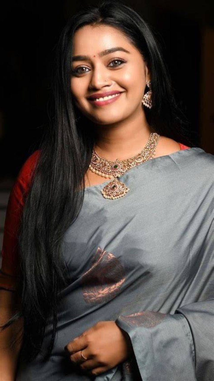 Gayathri playing role in web series