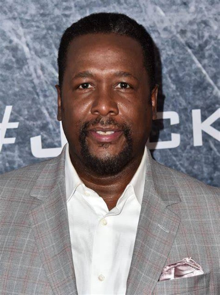 Height of Wendell Pierce