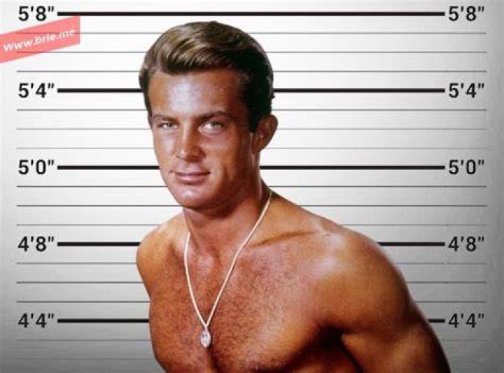 How tall is Robert Conrad