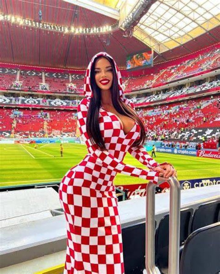 Ivana Knoll biography