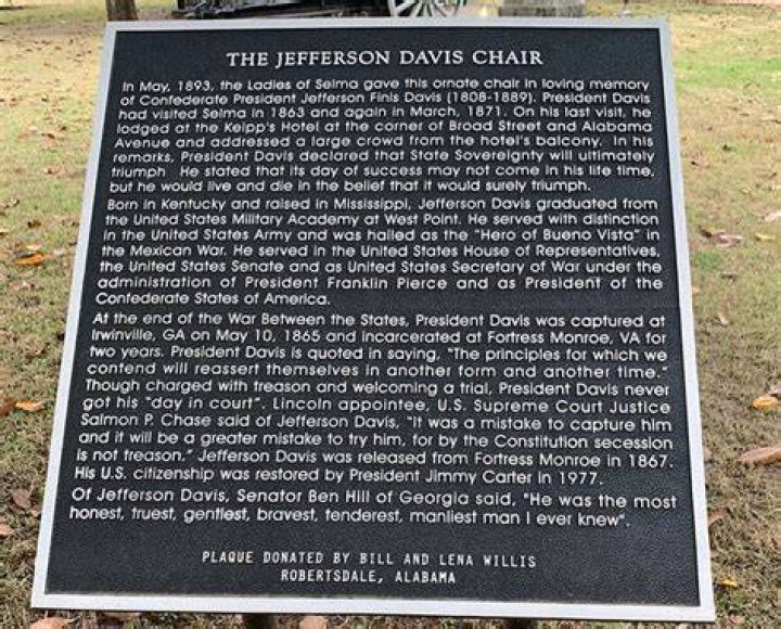 Jefferson Davis Chair Being Stolen