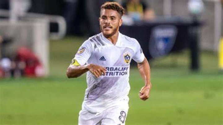 Jonathan Dos Santos Biography, Age, Height, Wife, Net Worth, Family