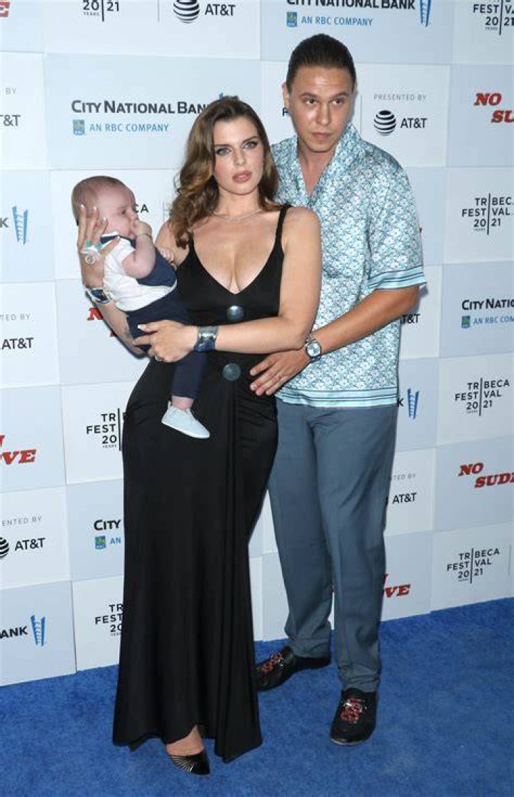 Julia Fox with her son