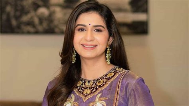 Kinjal Dave career