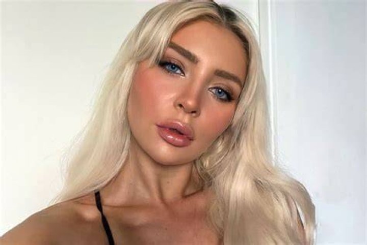 Larissa Trownson has 32.2k fan followers on her Instagram account