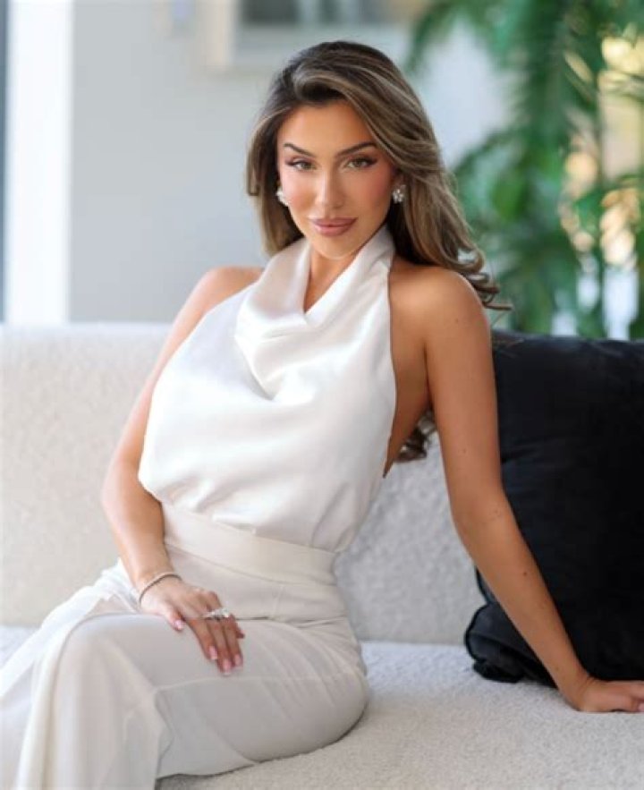 Lauren Blake Biography