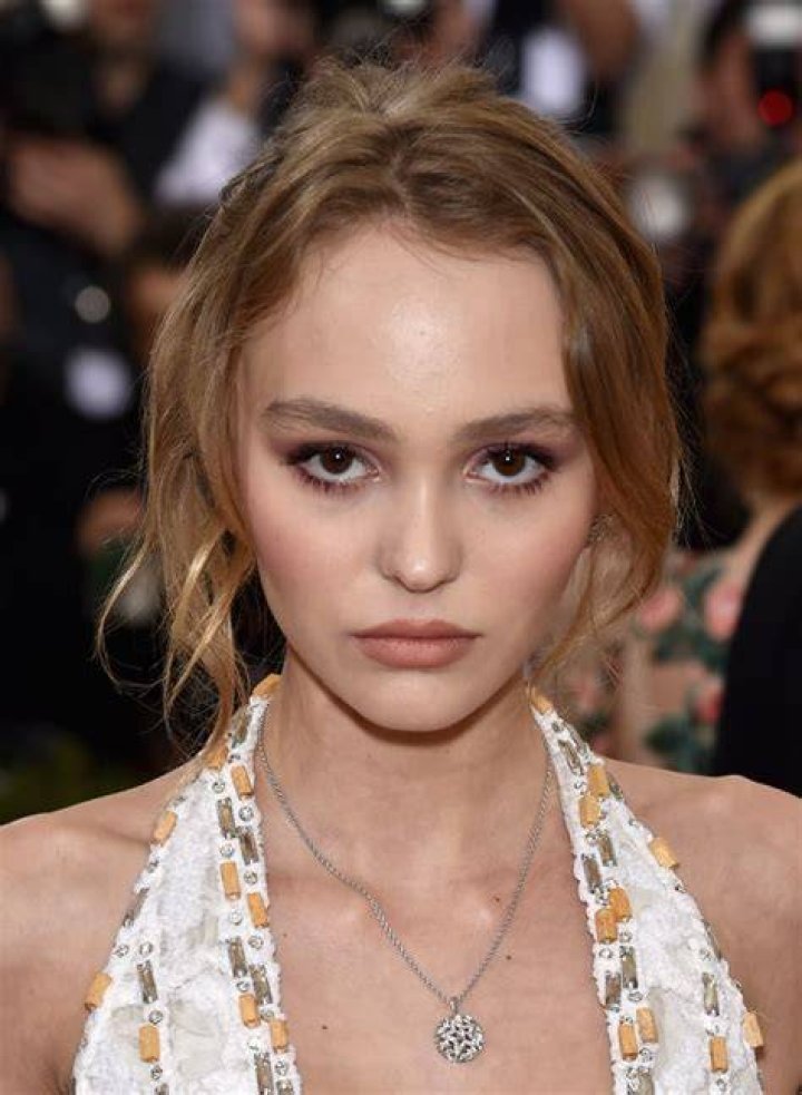Lily-Rose Depp Wiki & Bio (Illness)