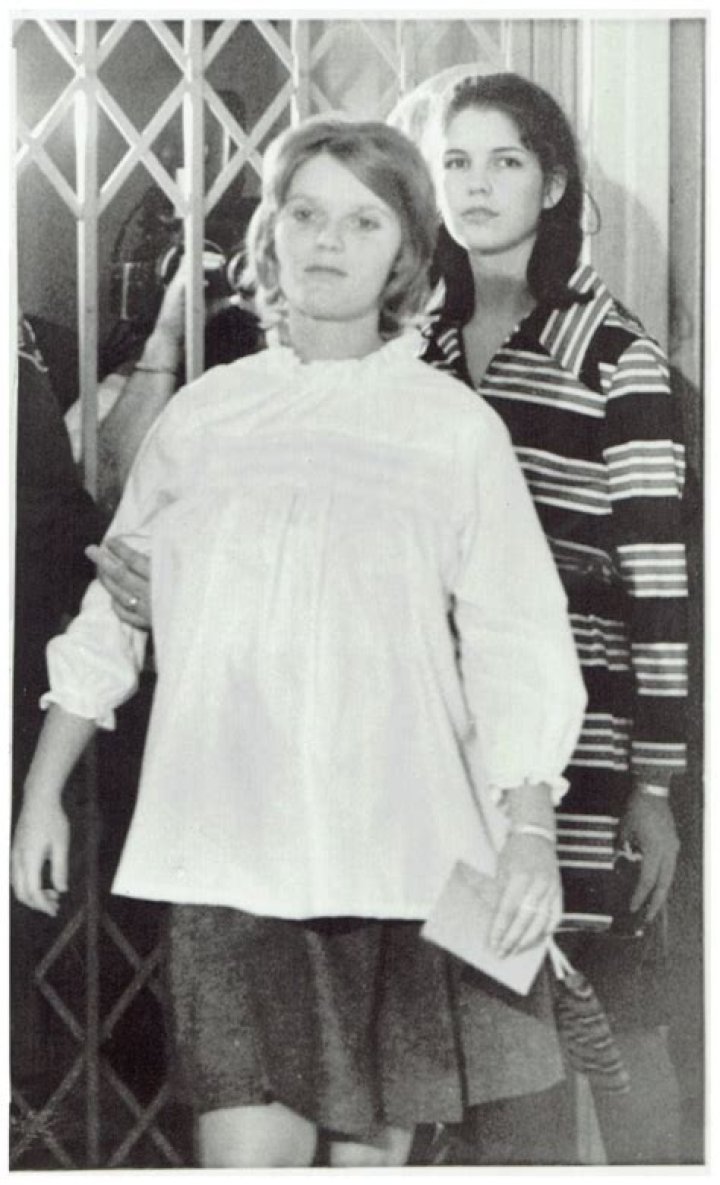 Linda Kasabian And Leslie Van Houten