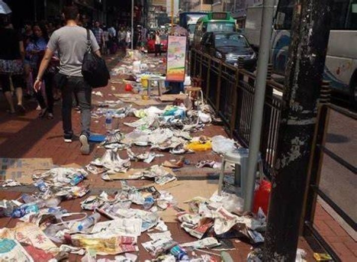 Littering In China Creates Jobs