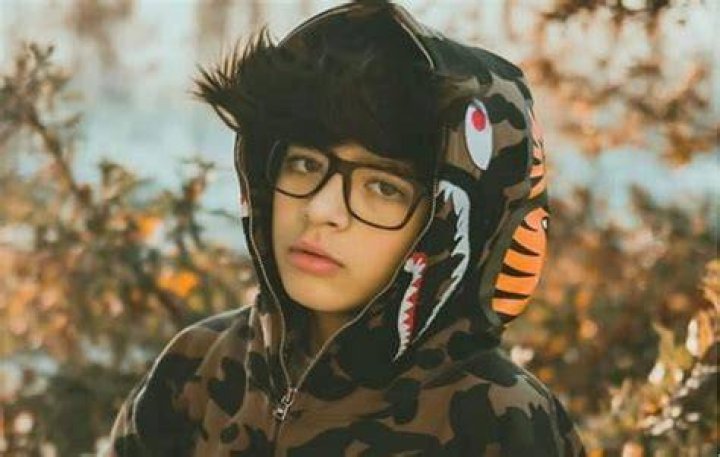 Max Valenzuela is a popular Tiktok star , social media influencer and music artist