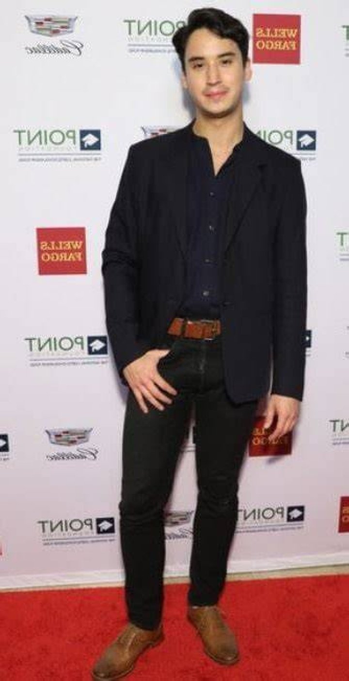 Michael Hsu Rosen Height, Weight & Body Statistics
