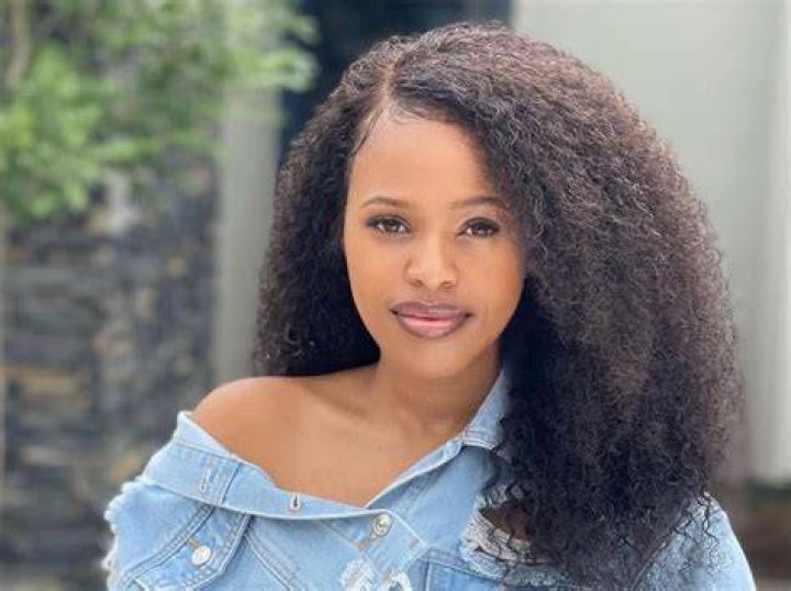 Natasha Thahane with her younger sister