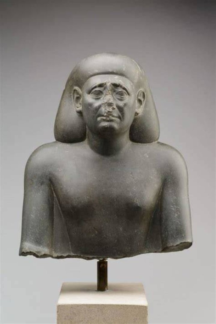 Noseless Egyptian Official Statue