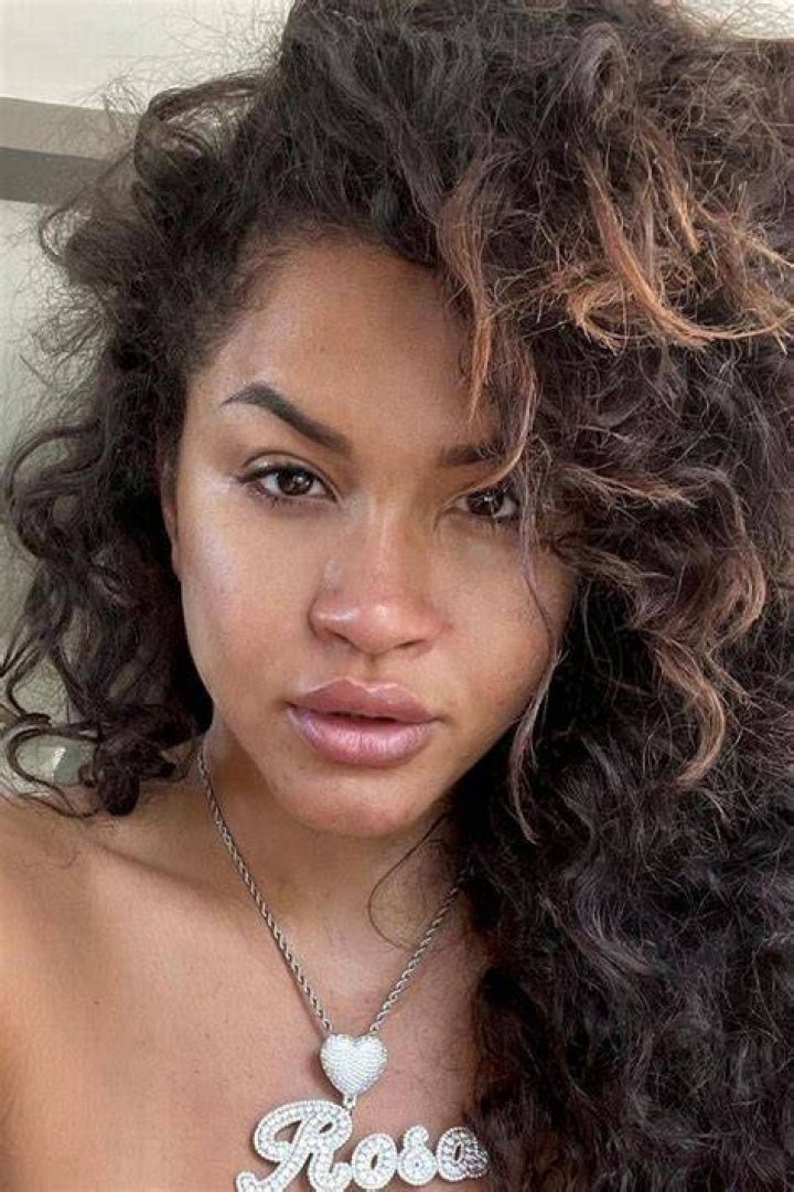 Rosa Acosta commercializes a product