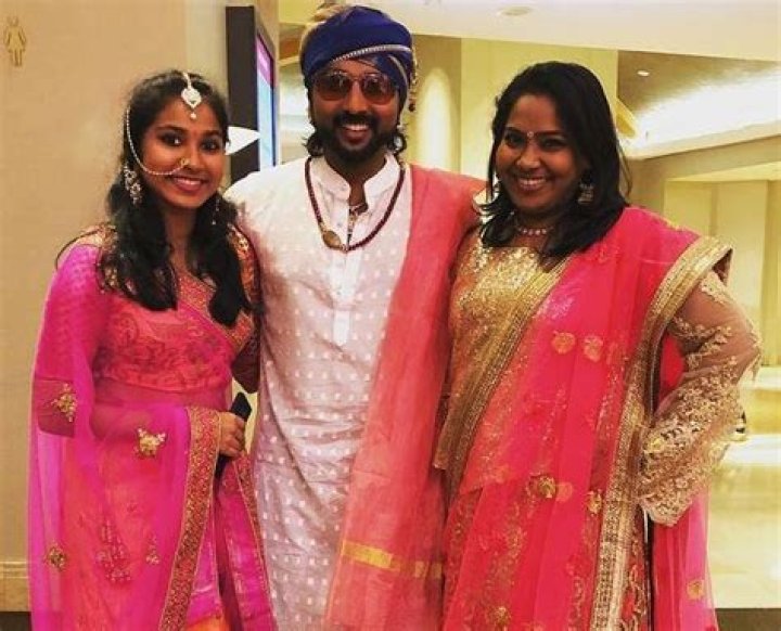 VJ Anandha Kannan Wife Rani & Son Abi Kannan